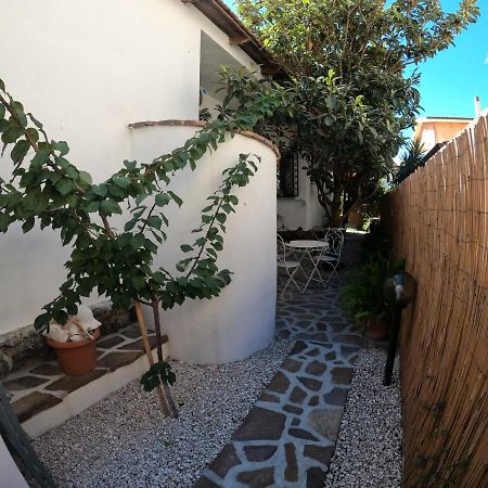 Villa Sari Affitta Camere Ла-Калетта Екстер'єр фото